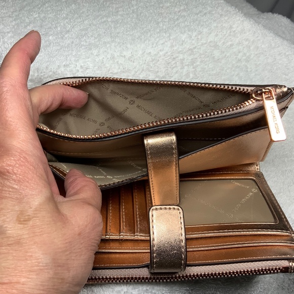 Michael Kors Jet Set Travel Large Double Zip Wristlet - Picture 6 of 16